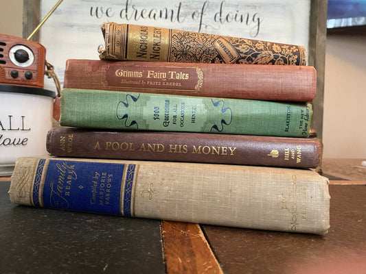 5 vintage books - Decor